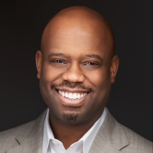 Headshot of James Thomas