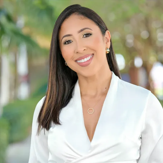 Lorena Cano, Agent in  - Compass