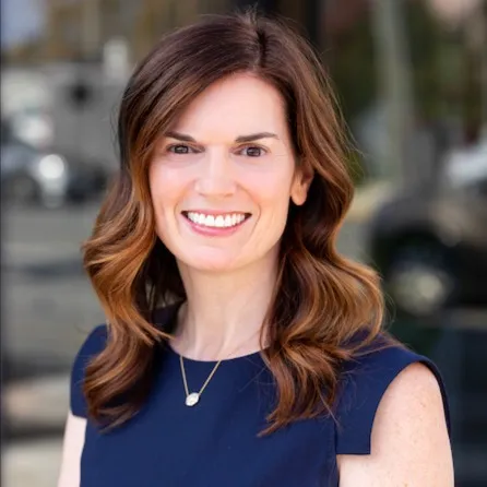 Louise Hammer, Agent in  - Compass