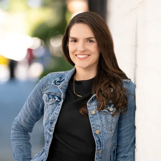 Veronica Peter, Agent in  - Compass