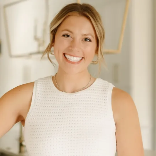 Samantha Mossotti, Agent in  - Compass