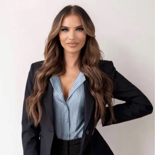 Moyra Sumic, Agent in  - Compass