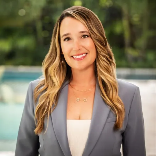 Lauren Quinn, Agent in  - Compass