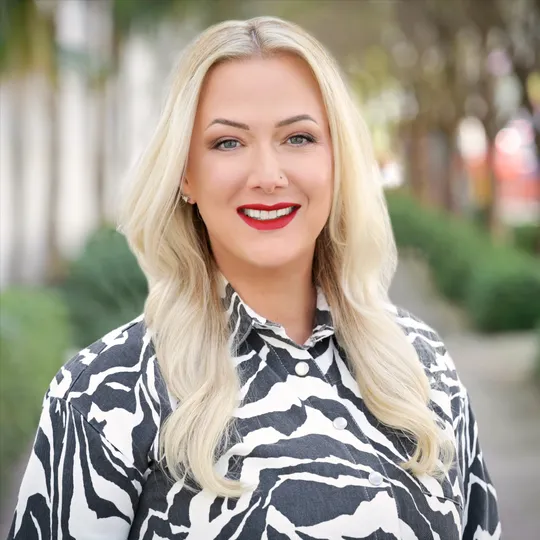 Amy Osorno, Agent in  - Compass