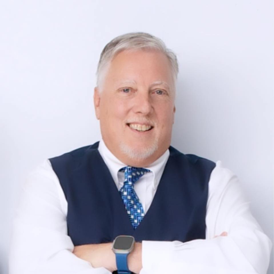 Headshot of Theo Harding