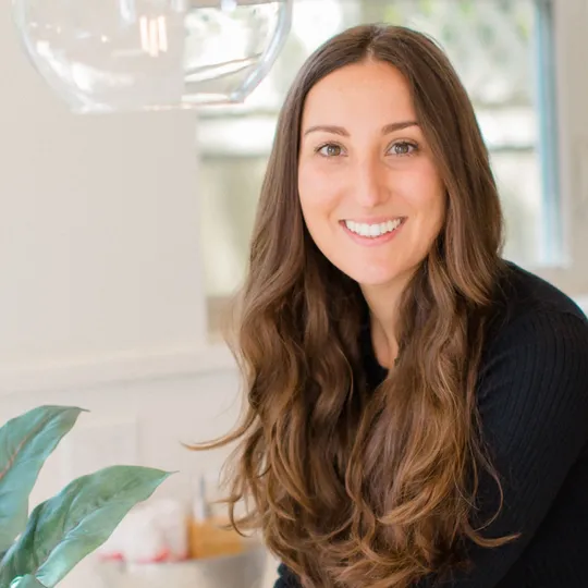 Mia Palatano, Agent in  - Compass