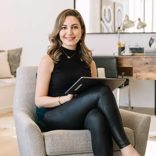 Saba Muscat, Agent in  - Compass