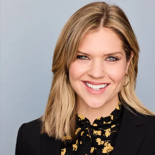 Sara Ruzicka, Agent in  - Compass