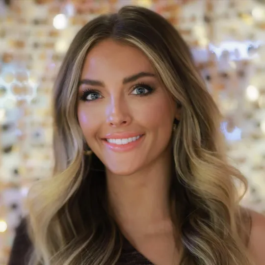 Krista Robinson, Agent in  - Compass