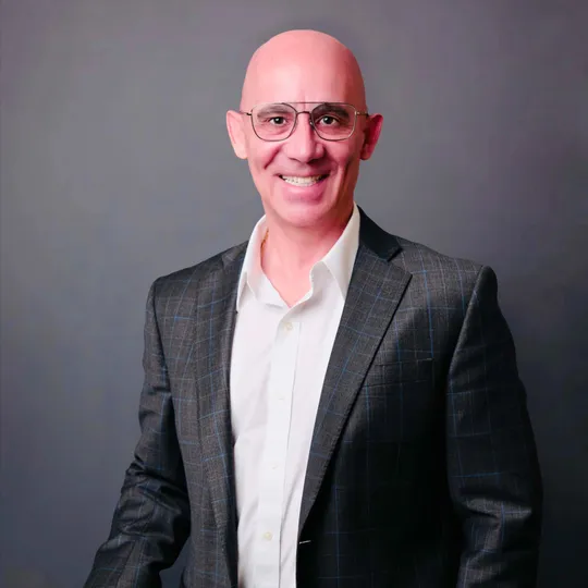 Louis Alayza, Agent in  - Compass