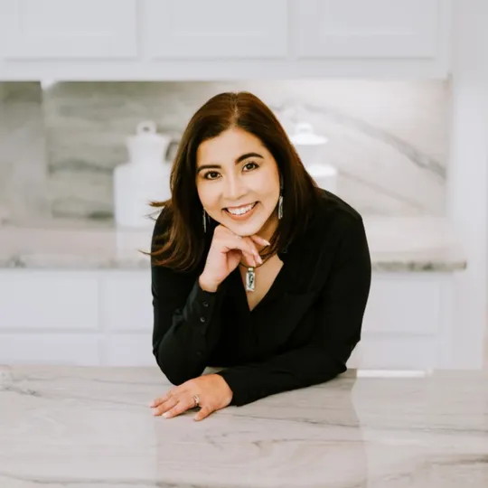 Norma Medina, Agent in  - Compass