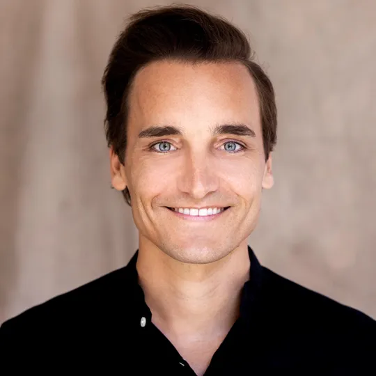 Adam Mariucci, Agent in  - Compass