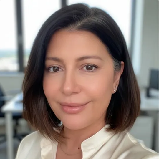 Victoria Muñoz, Agent in  - Compass