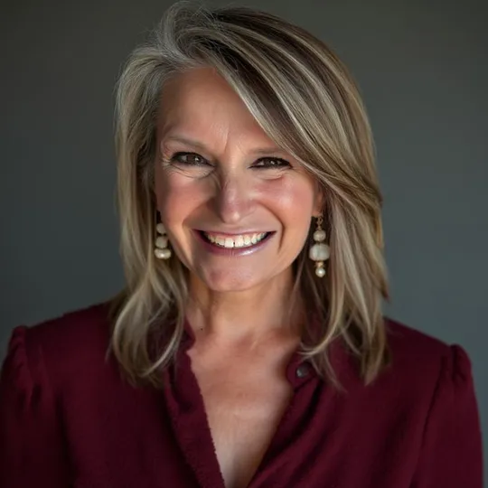 Shannon Ansel, Agent in  - Compass