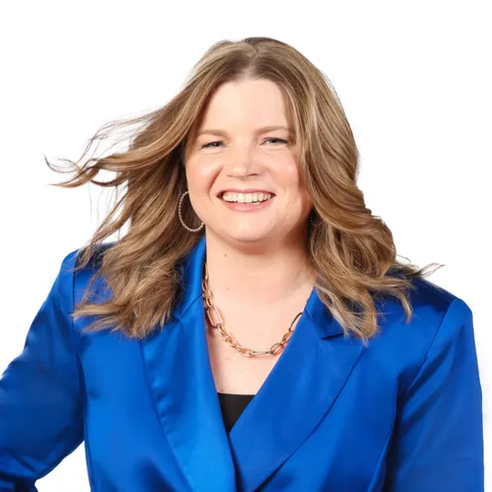 Brooke Oswald, Agent in  - Compass