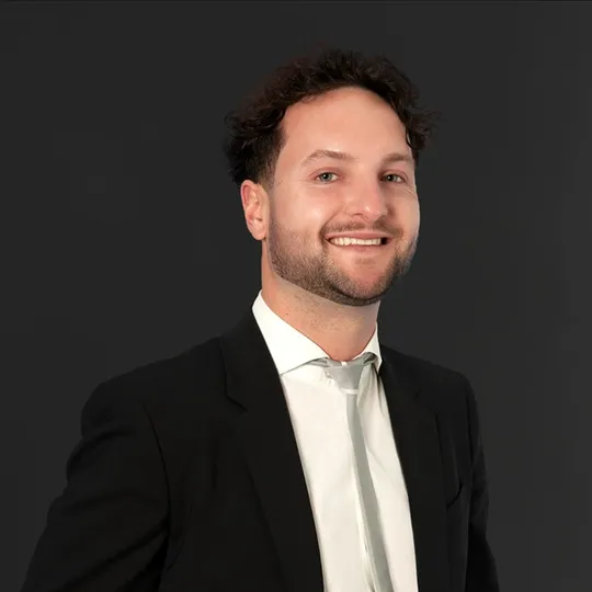 Sasha Mazur, Agent in  - Compass