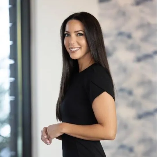 Maribel Velazco, Agent in  - Compass