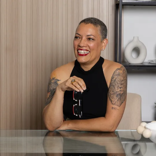 Sunny Pierce, Agent in  - Compass