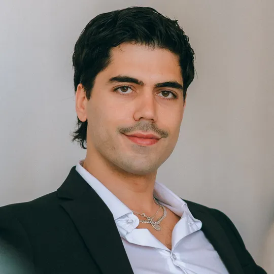 Lis Demiri, Agent in  - Compass