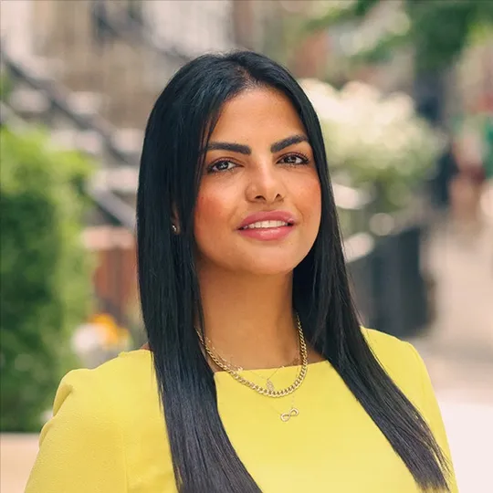 Esraa Anwar, Agent in  - Compass