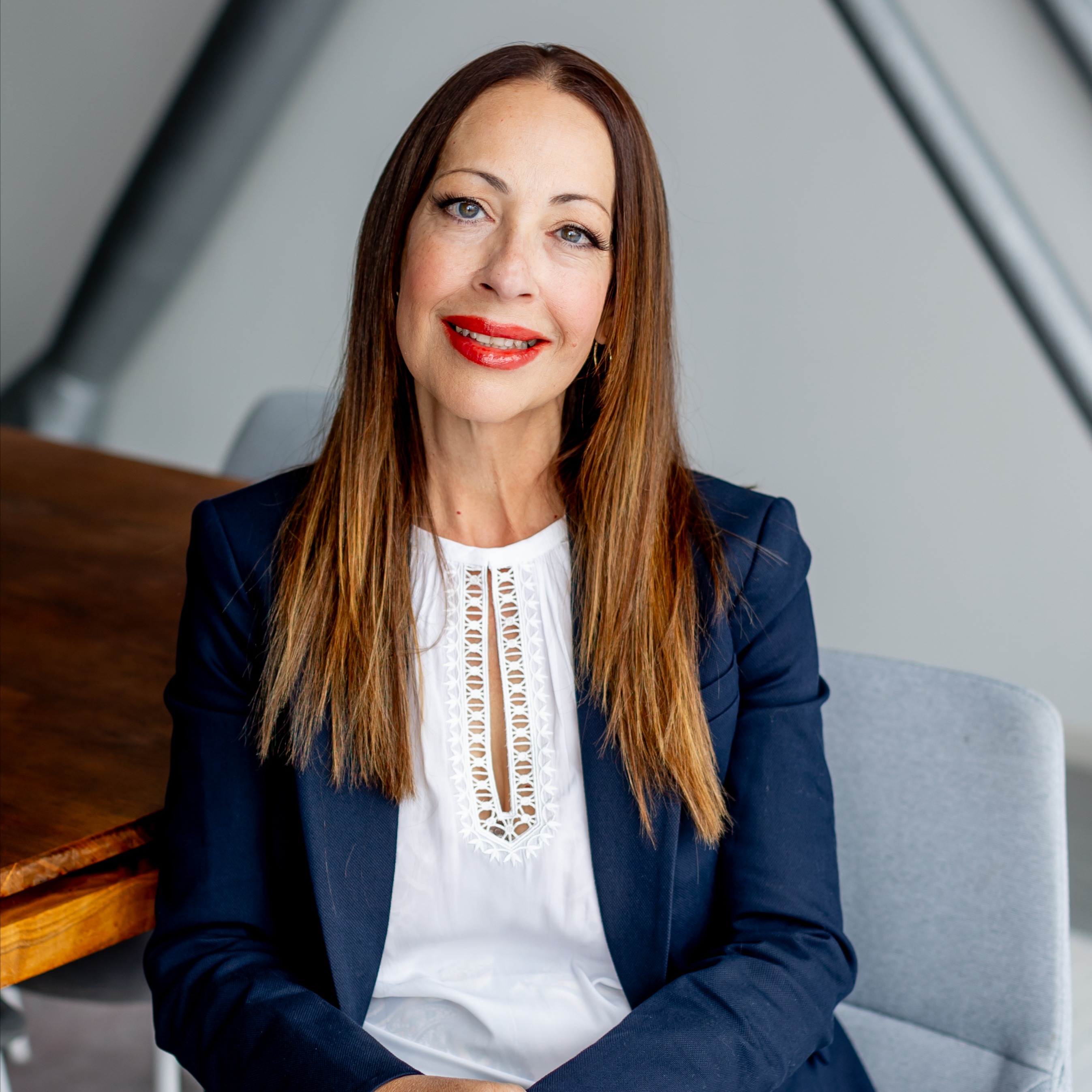 Headshot of Elizabeth Barker