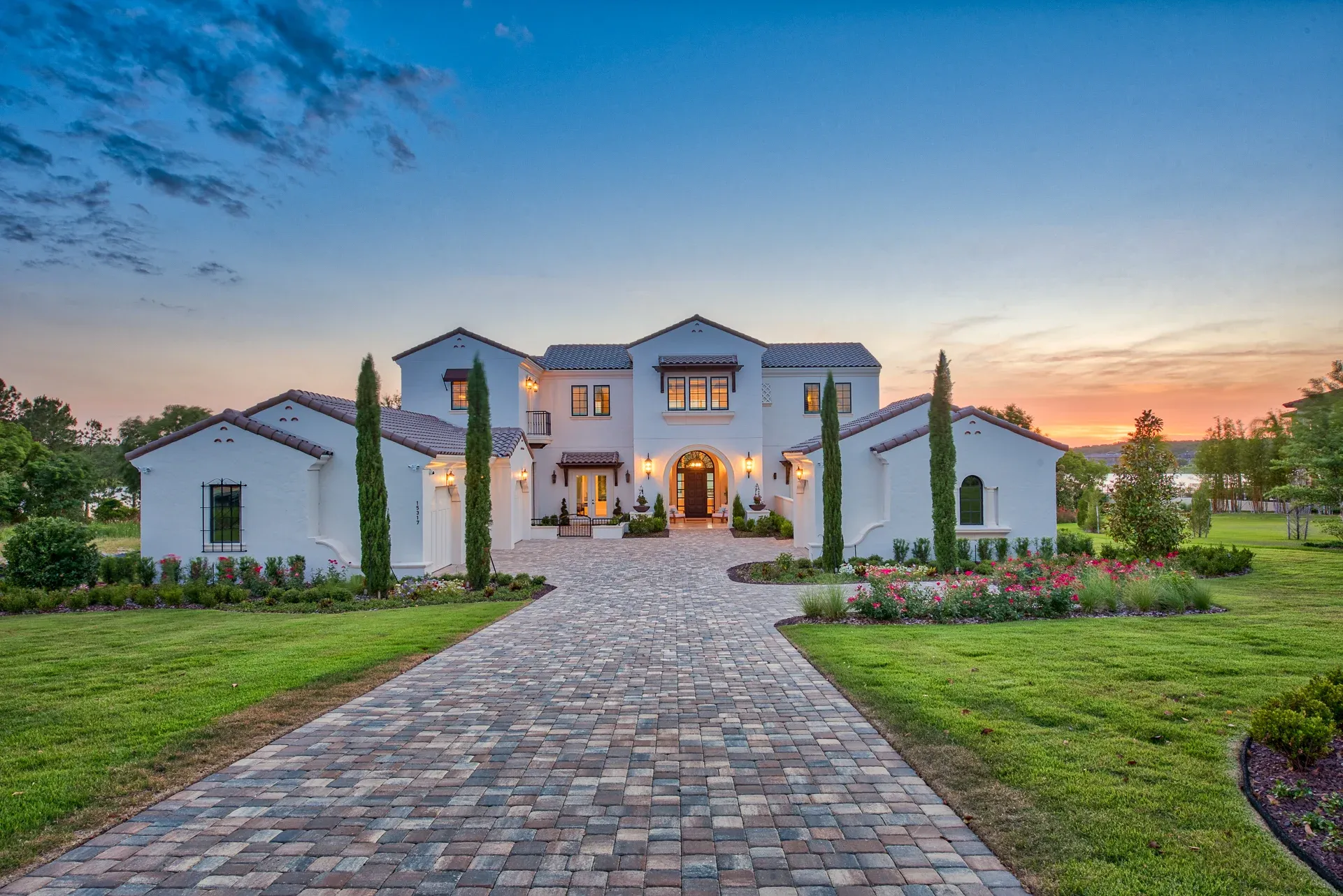 https://www.bellacollina.com/blog/what-is-a-luxury-home