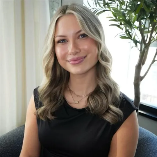 Hailee Hedstrom, Agent in  - Compass