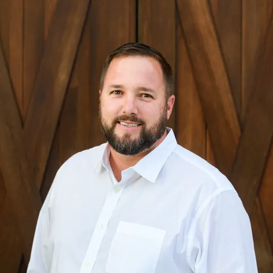 Steven Everett, Agent in  - Compass