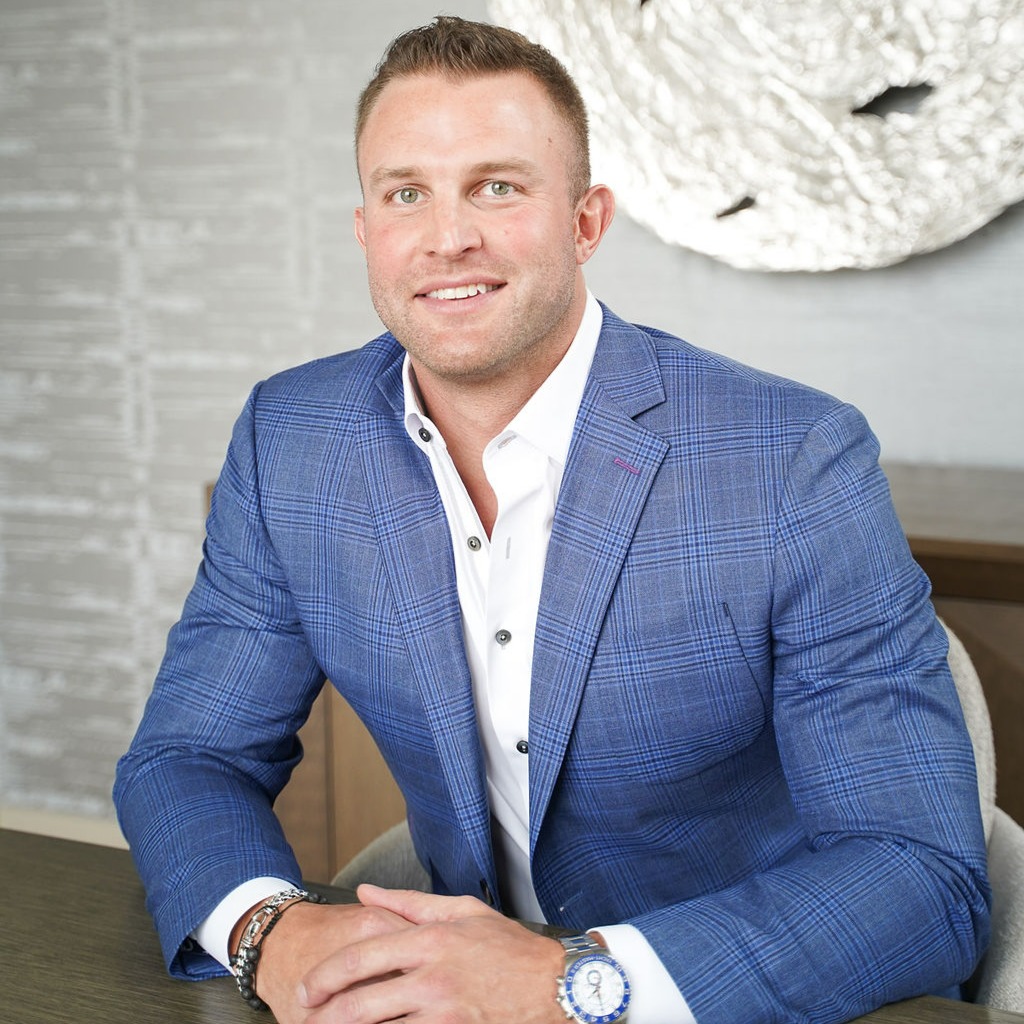 Headshot of Zach Syrus