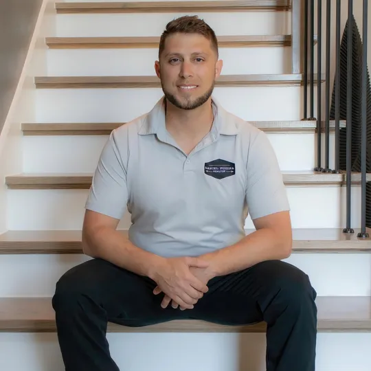 Daniel Podina, Agent in  - Compass