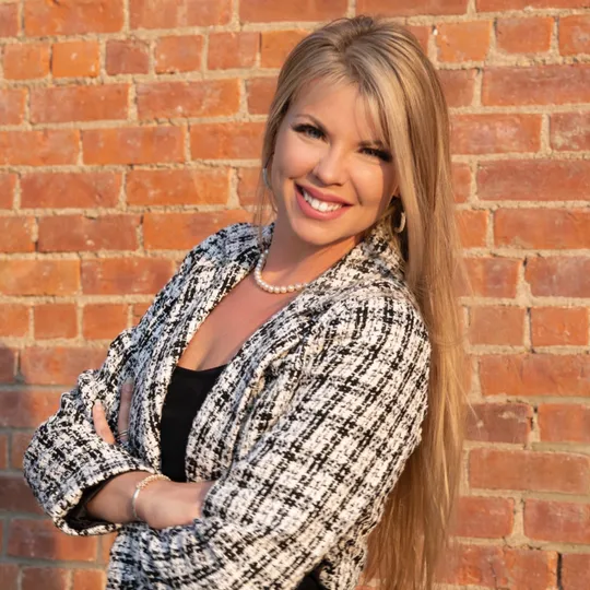 Erica Travis, Agent in  - Compass