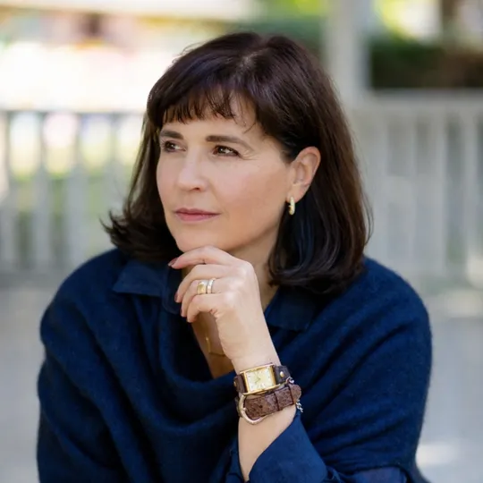 Elena Mendelson, Agent in  - Compass