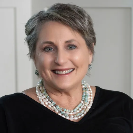 Vicky Harmon, Agent in  - Compass