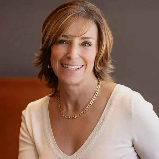 Lisa Nanna, Agent in  - Compass