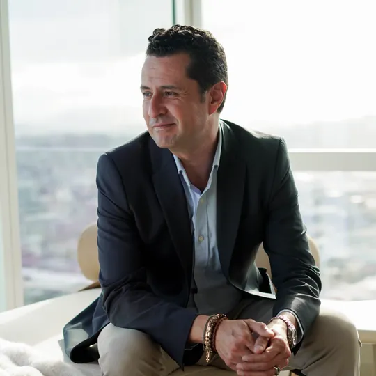 Daniel Flores, Agent in  - Compass