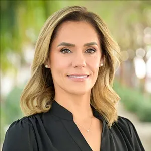 Rita Segura, Agent in  - Compass