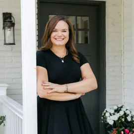 Brittney Dumont, Agent in  - Compass