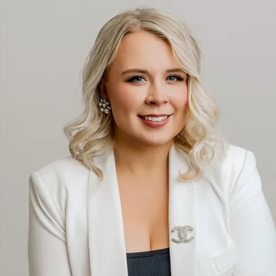 Christina Chubachuk, Agent in  - Compass