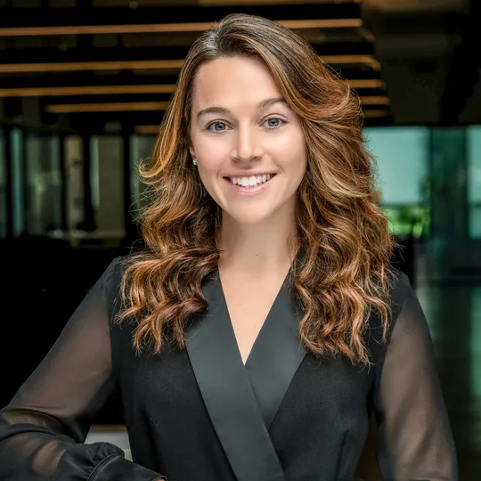 Kelsie Frisch, Agent in  - Compass