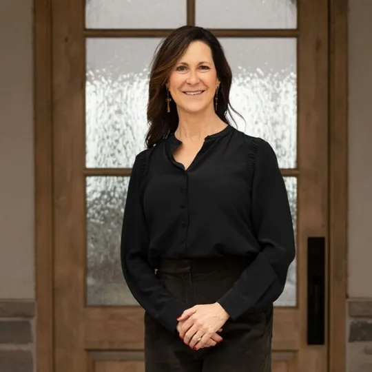 Christine Cavalier, Agent in  - Compass