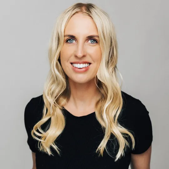 Carly Guimaraes, Agent in  - Compass