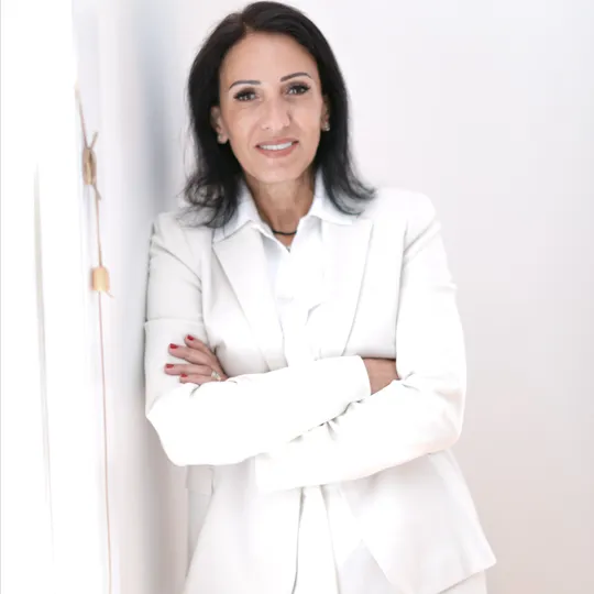 Miki Scarfo, Agent in  - Compass