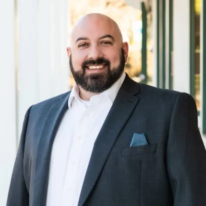 Chris Makowski, Agent in  - Compass