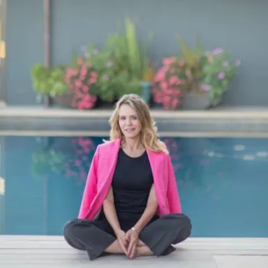 Ronda Priestner, Agent in  - Compass