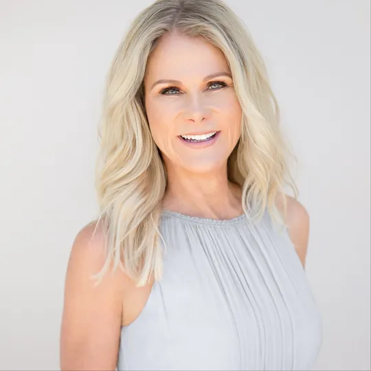 Lisa Schoenhouse, Agent in  - Compass