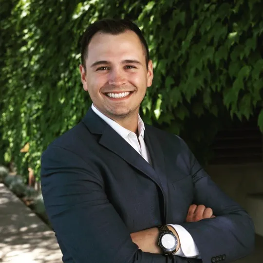 Beau Hamilton, Agent in  - Compass