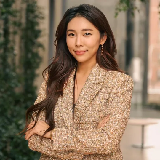 Judy Yi, Agent in  - Compass