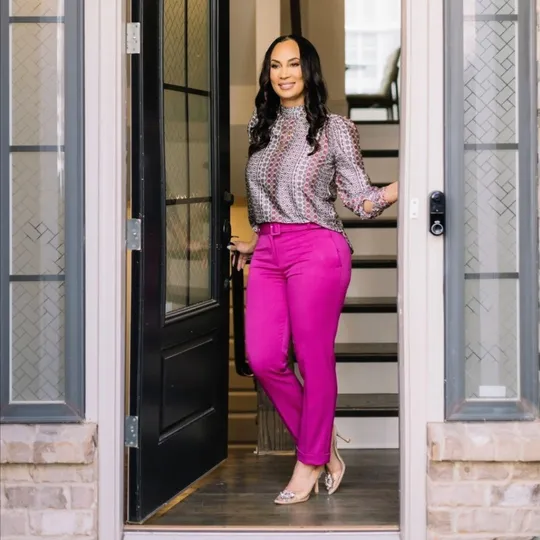 Stephanie Williams, Agent in  - Compass