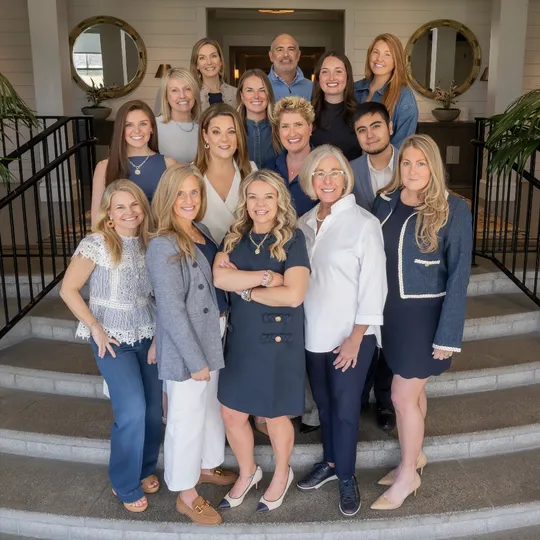 Suzanne & Company, Agent in  - Compass