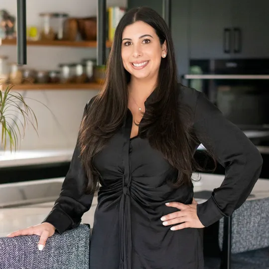 Rayna Shandler, Agent in  - Compass